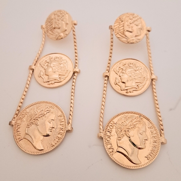 Women's Medallion Coin Drop Earrings Goldtone - Picture 1 of 2